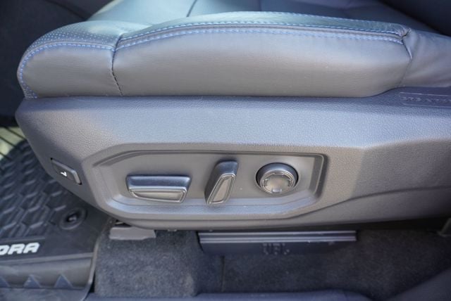 2024 Toyota Tundra 4WD PLATINUM - 22934710 - 26