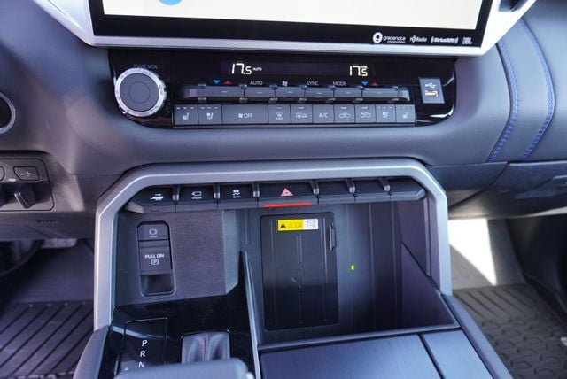 2024 Toyota Tundra 4WD PLATINUM - 22934710 - 37