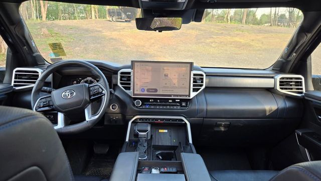 2024 Toyota Tundra 4WD PLATINUM - 23012216 - 22