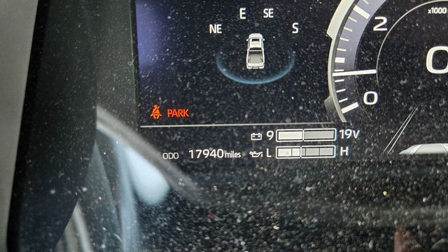 2024 Toyota Tundra 4WD PLATINUM - 23012216 - 31