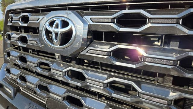 2024 Toyota Tundra 4WD PLATINUM - 23012216 - 7