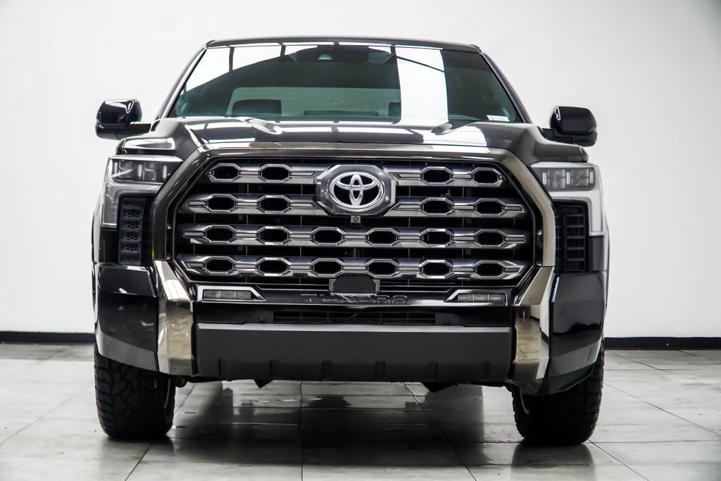 Toyota Tundra photo 8