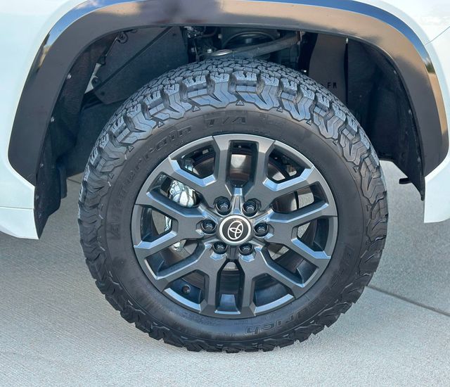 2024 Toyota Tundra 4WD Platinum Hybrid CrewMax 5.5' Bed - 22982840 - 34