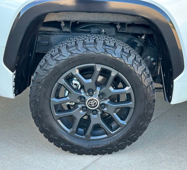 2024 Toyota Tundra 4WD Platinum Hybrid CrewMax 5.5' Bed - 22982840 - 35