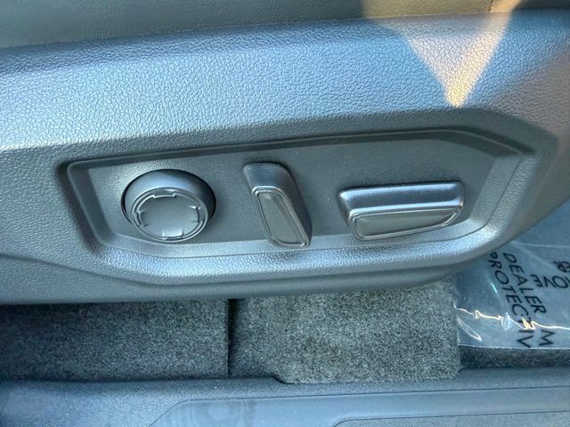 2024 Toyota Tundra 4WD Platinum Hybrid CrewMax 5.5' Bed - 22934932 - 43