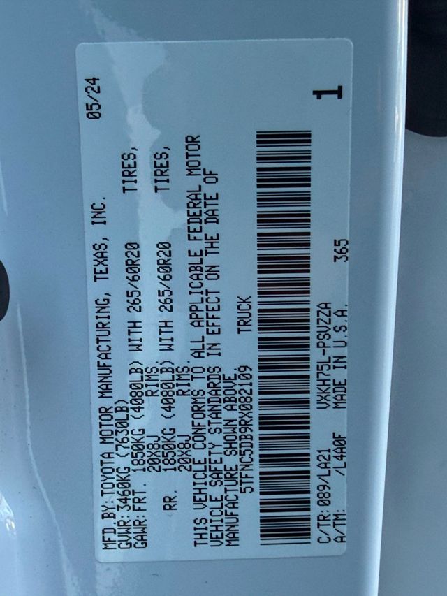 2024 Toyota Tundra 4WD Platinum Hybrid CrewMax 5.5' Bed - 22934932 - 50