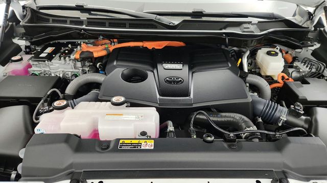 2024 Toyota Tundra 4WD Platinum Hybrid CrewMax 5.5' Bed w/ Spray-In Bedliner - 23068531 - 25