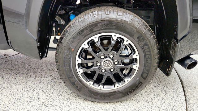 2024 Toyota Tundra 4WD SR5 CrewMax 5.5' Bed w/ TRD Off-Road Pkg - 23100936 - 8