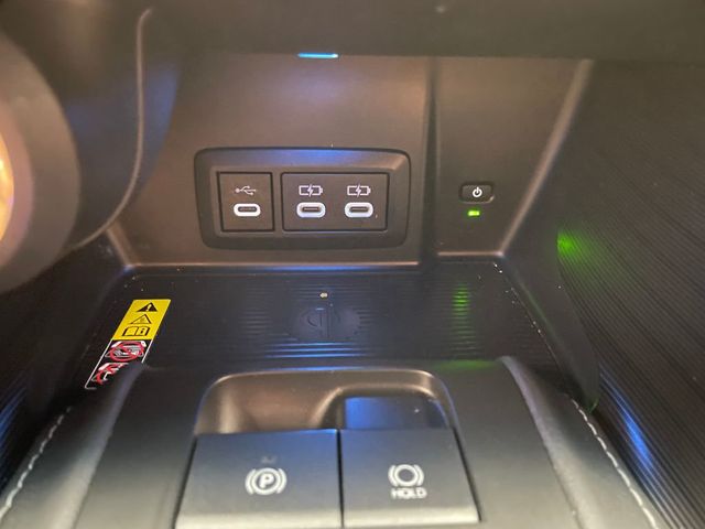 2024 Toyota Venza Limited AWD - 22996391 - 27