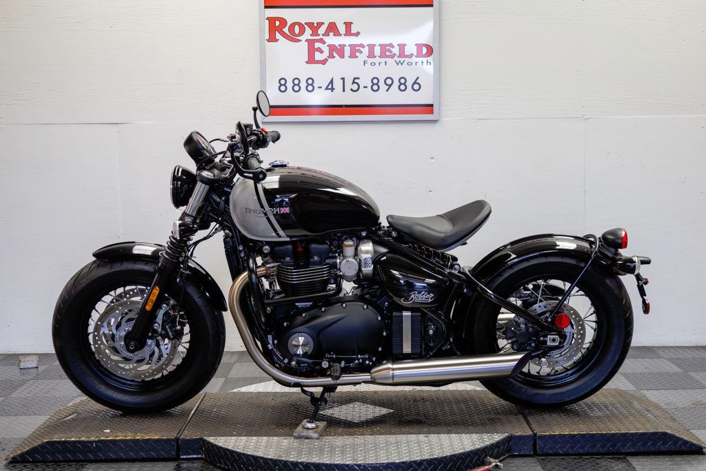 2024 TRIUMPH BONNEVILLE BOBBER 1-OWNER LOW MILES!!! - 23048501 | Video 2