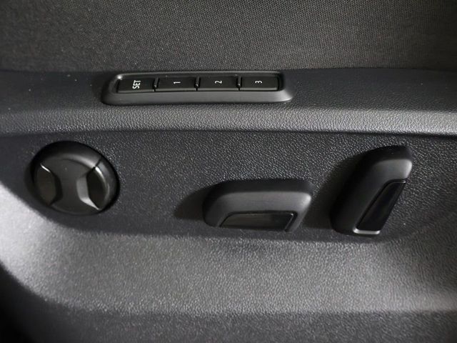 2024 Volkswagen Atlas 2.0T Peak Edition SEL 4MOTION - 23013928 - 37