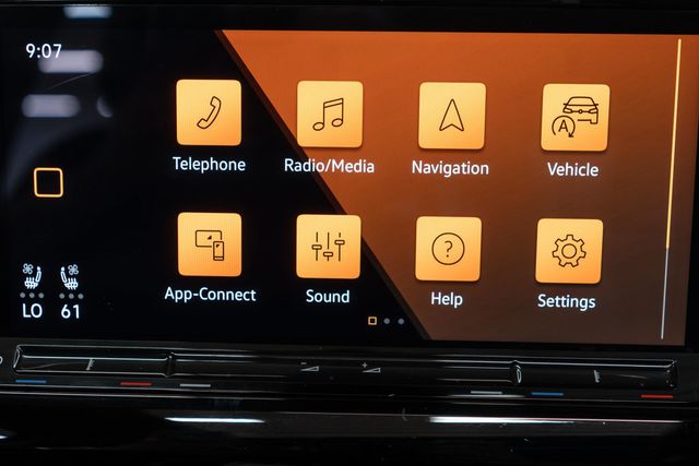 2024 Volkswagen Atlas 2.0T Peak Edition SE w/Technology 4MOTION - 23098341 - 26