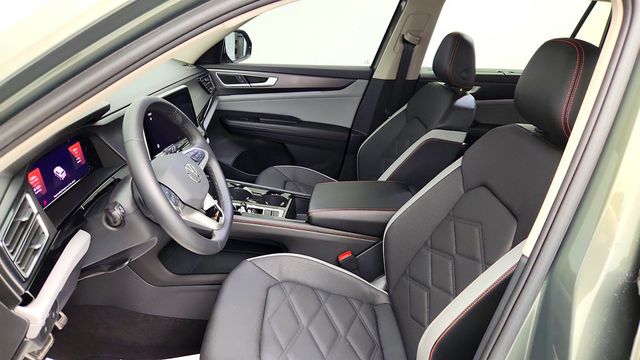 2024 Volkswagen Atlas 2.0T Peak Edition SE w/Technology 4MOTION - 22972373 - 18