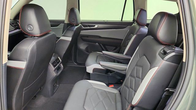 2024 Volkswagen Atlas 2.0T Peak Edition SE w/Technology 4MOTION - 22972373 - 19