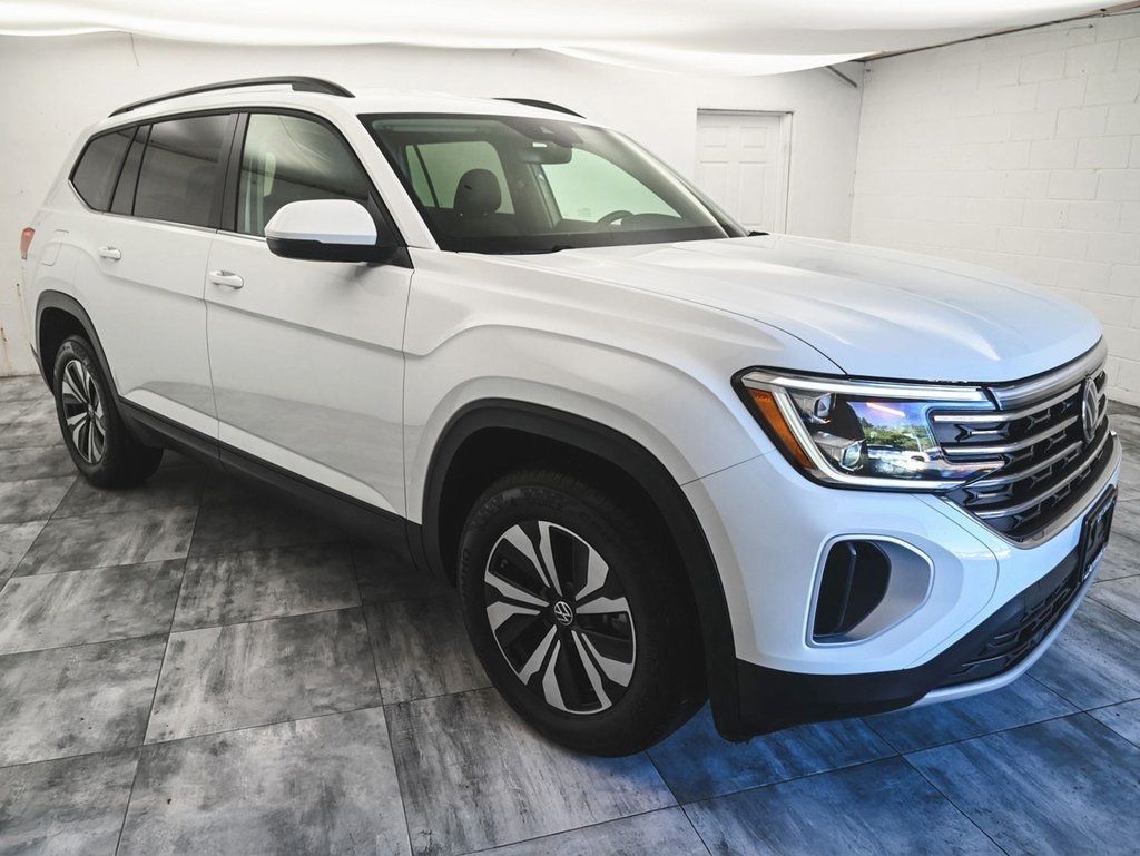 2024 Volkswagen Atlas SE photo 3