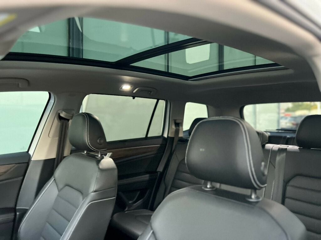 2024 Volkswagen Atlas SEL photo 27