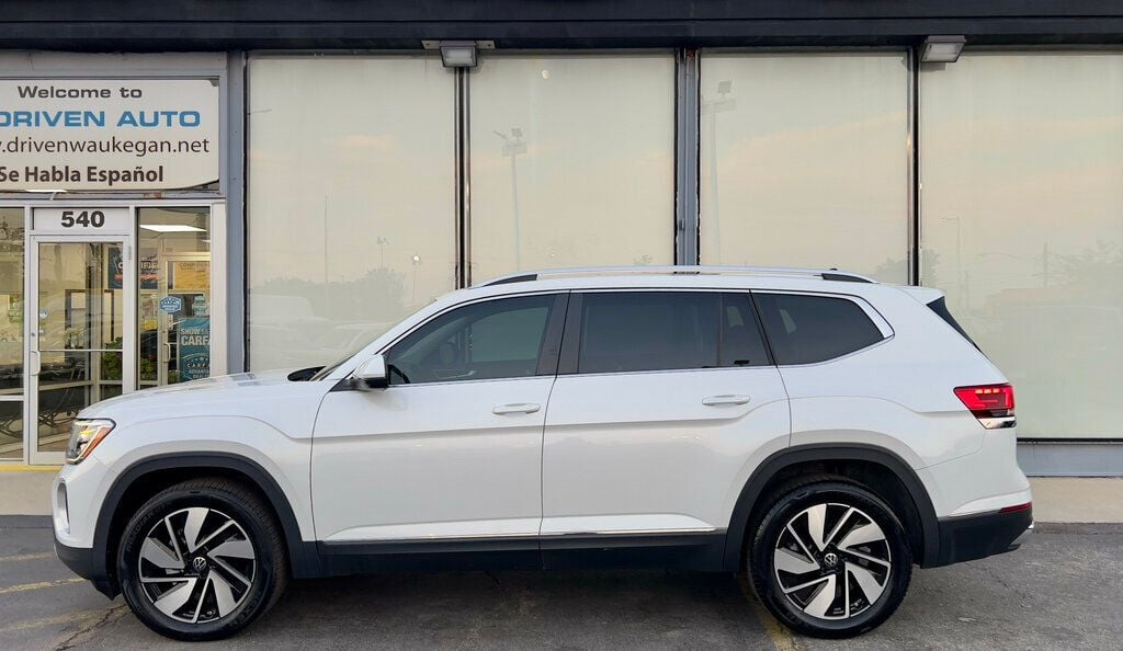 2024 Volkswagen Atlas SEL photo 30