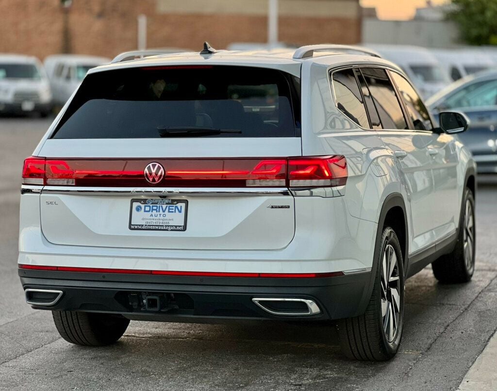 2024 Volkswagen Atlas SEL photo 34