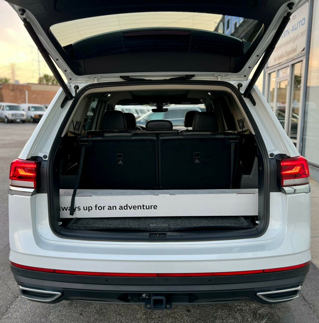 2024 Volkswagen Atlas SEL photo 6