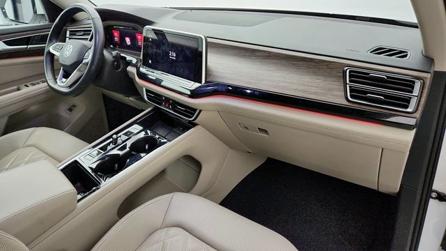 2024 Volkswagen Atlas 2.0T SEL Premium R-Line 4MOTION w/ 2nd-Row Dual Captain's Chairs - 22941468 - 26