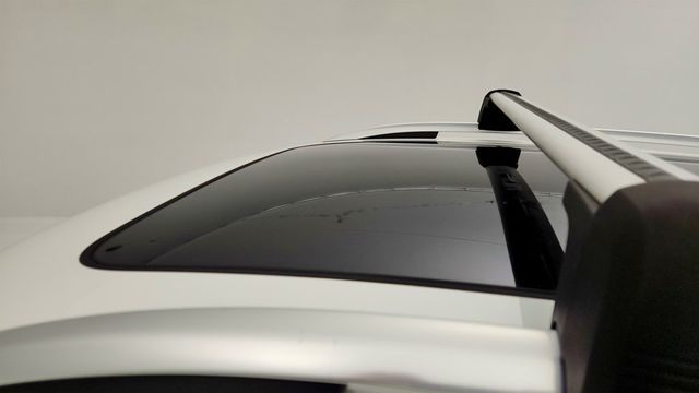 2024 Volkswagen Atlas 2.0T SEL Premium R-Line 4MOTION w/ 2nd Row Dual Captain’s Chairs - 23007507 - 9