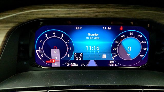 2024 Volkswagen Atlas 2.0T SEL Premium R-Line 4MOTION w/ 2nd Row Dual Captain’s Chairs - 23007507 - 14