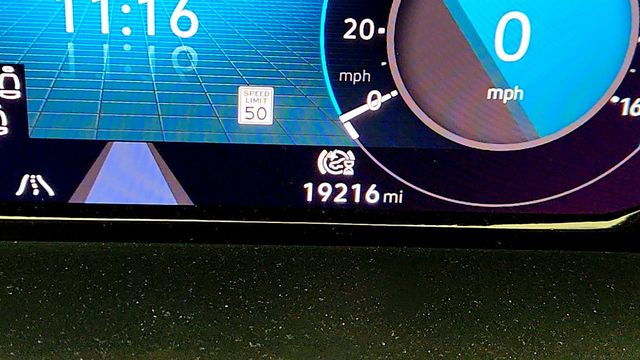 2024 Volkswagen Atlas 2.0T SEL Premium R-Line 4MOTION w/ 2nd Row Dual Captain’s Chairs - 23007507 - 15