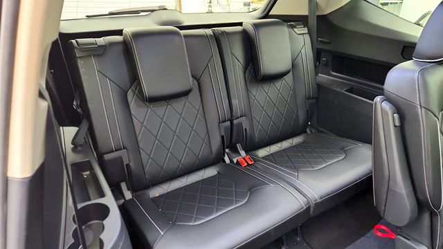 2024 Volkswagen Atlas 2.0T SEL Premium R-Line 4MOTION w/ 2nd Row Dual Captain’s Chairs - 23007507 - 21