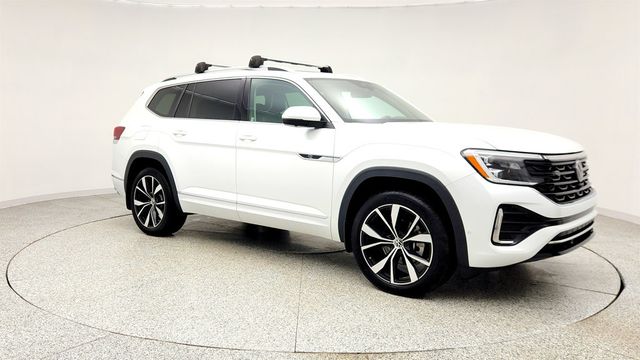 2024 Volkswagen Atlas 2.0T SEL Premium R-Line 4MOTION w/ 2nd Row Dual Captain’s Chairs - 23007507 - 2
