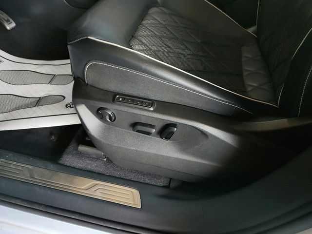 2024 Volkswagen Atlas 2.0T SEL Premium R-Line 4MOTION w/Towing Essentials & Protection - 22935890 - 11