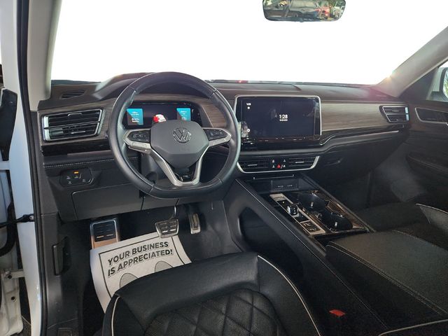 2024 Volkswagen Atlas 2.0T SEL Premium R-Line 4MOTION w/Towing Essentials & Protection - 22935890 - 12