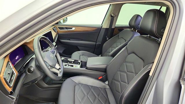 2024 Volkswagen Atlas 2.0T SE w/Technology 4MOTION w/ Adventure Package - 23081753 - 11