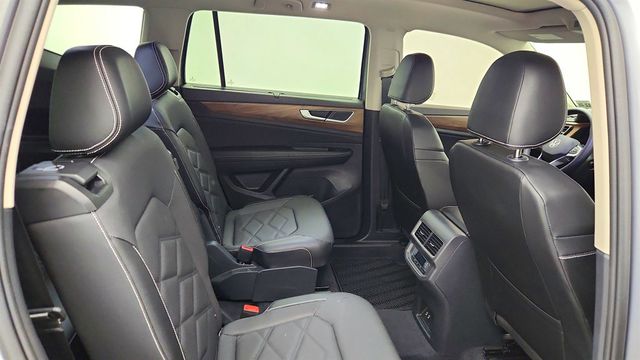 2024 Volkswagen Atlas 2.0T SE w/Technology 4MOTION w/ Panoramic Sunroof & 20'' Wheels - 23000909 - 23