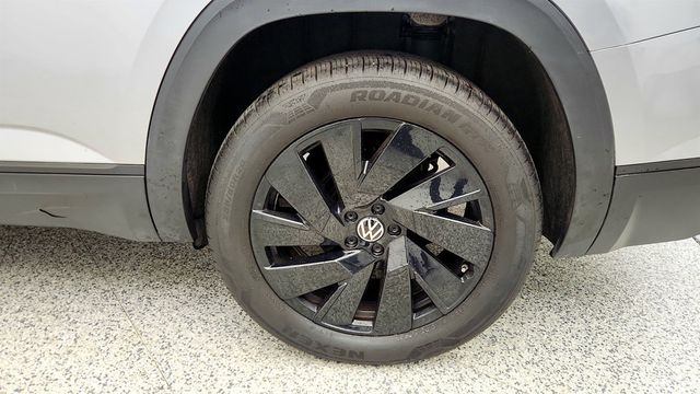 2024 Volkswagen Atlas 2.0T SE w/Technology 4MOTION w/ Panoramic Sunroof & 20'' Wheels - 23000909 - 8
