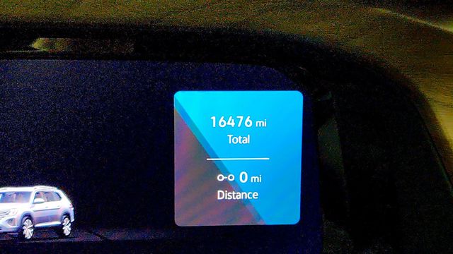 2024 Volkswagen Atlas 2.0T SE w/Technology and 2nd-Row Dual Captain's Chairs - 22970865 - 14