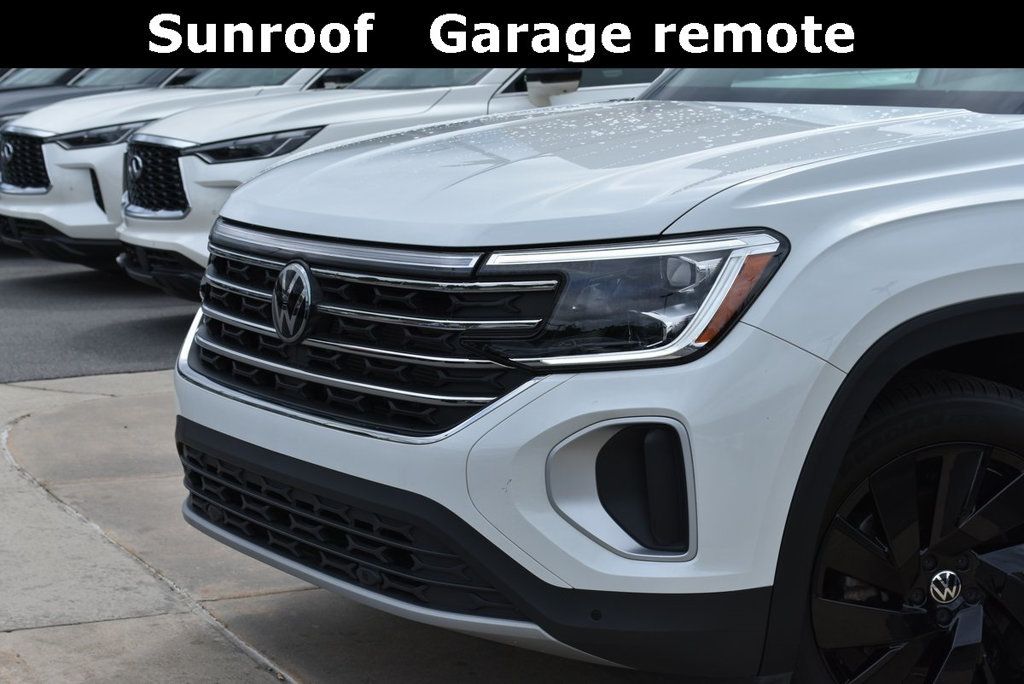 2024 Volkswagen Atlas SE Technology photo 2