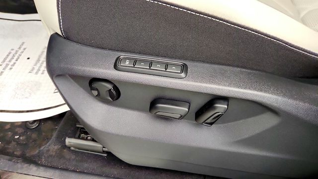 2024 Volkswagen Atlas Cross Sport 2.0T SEL Premium R-Line 4MOTION - 22973029 - 11