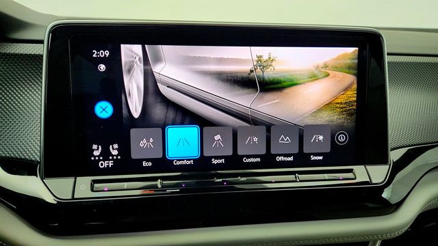 2024 Volkswagen Atlas Cross Sport 2.0T SEL Premium R-Line 4MOTION - 22973029 - 18