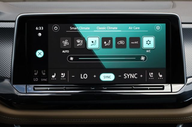 2024 Volkswagen Atlas Cross Sport 2.0T SEL R-Line 4MOTION - 23002219 - 42