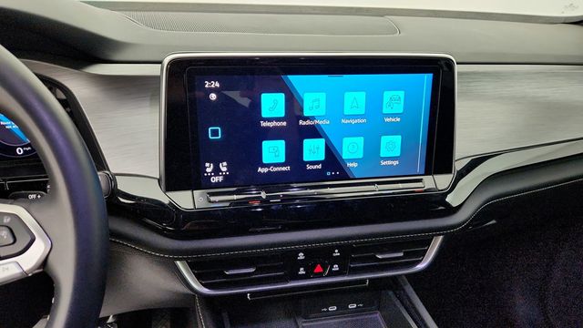 2024 Volkswagen Atlas Cross Sport 2.0T SE w/Technology - 22942762 - 13