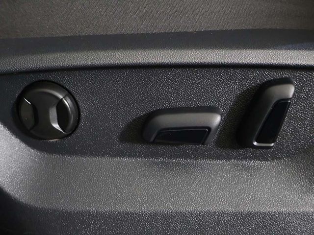 2024 Volkswagen Atlas Cross Sport 2.0T SE w/Technology 4MOTION - 22941807 - 32