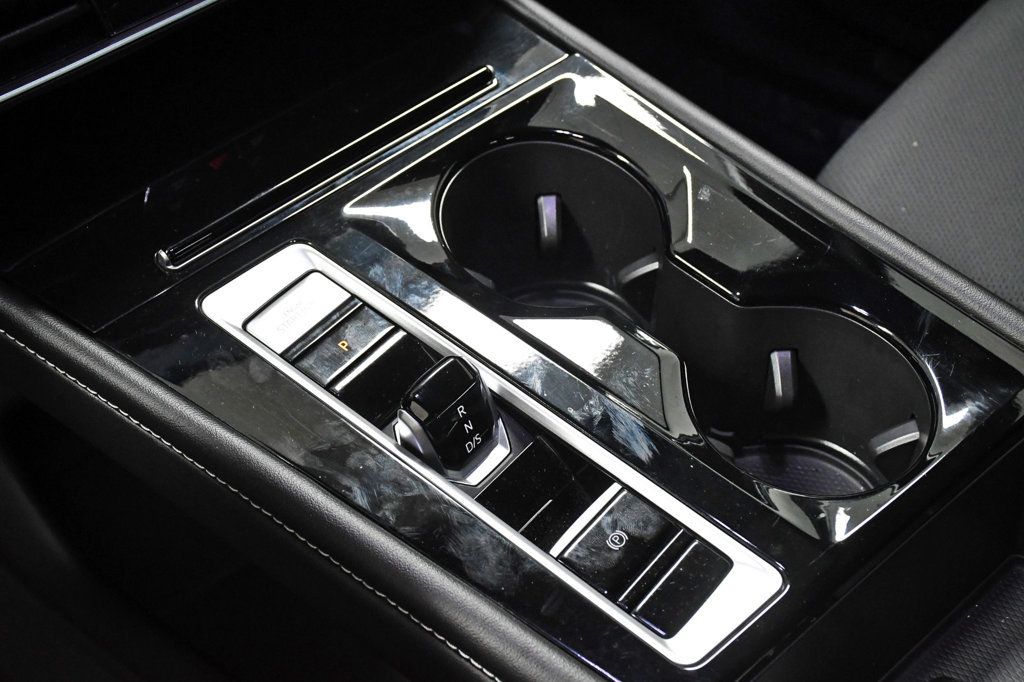 2024 Volkswagen Atlas Cross Sport 2.0T SE w/Technology 4MOTION - 22982087 - 24