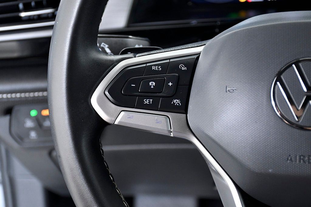 2024 Volkswagen Atlas Cross Sport 2.0T SE w/Technology FWD - 22880927 - 17