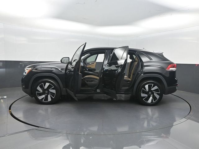 2024 Volkswagen Atlas Cross Sport 2.0T SE w/Technology FWD - 23060731 - 36