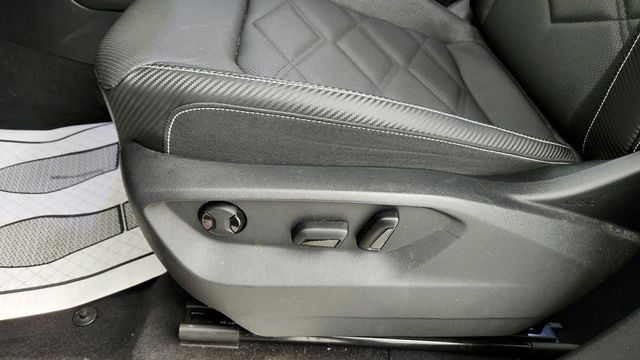 2024 Volkswagen Atlas Cross Sport 2.0T SE w/Technology FWD - 22942762 - 9