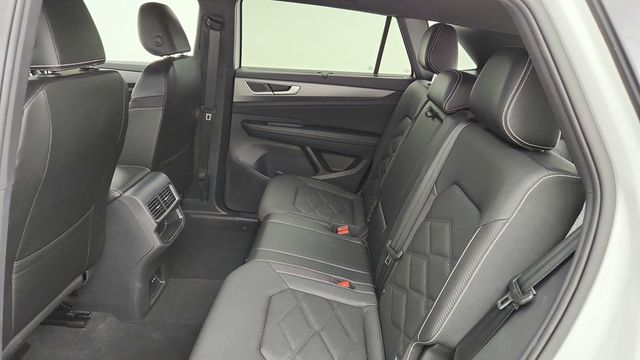 2024 Volkswagen Atlas Cross Sport 2.0T SE w/Technology FWD - 22942762 - 17