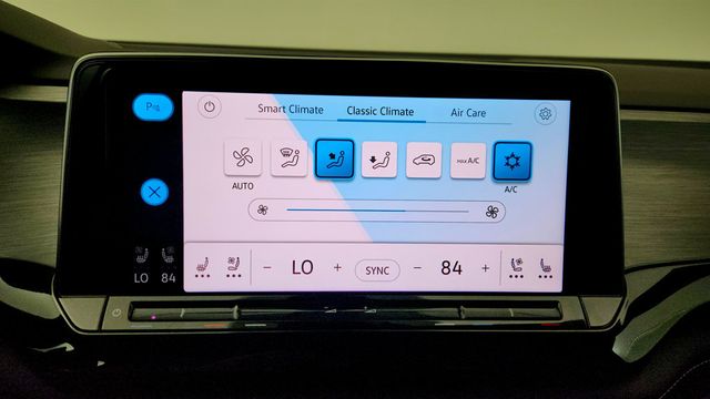 2024 Volkswagen Atlas Cross Sport 2.0T SE w/Technology FWD - 23016322 - 16