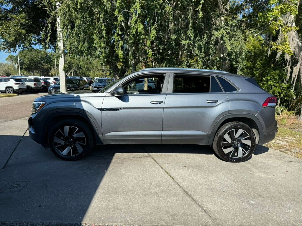 2024 Volkswagen Atlas Cross Sport SE Technology photo 2