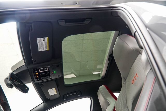 2024 Volkswagen Golf GTI 2.0T SE - 22945487 - 37