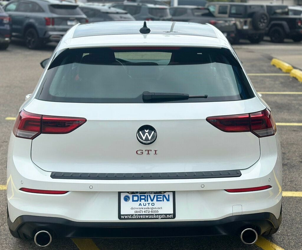 2024 Volkswagen Golf GTI photo 4